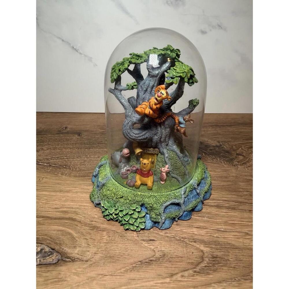 Disney Winnie the Pooh and Friends Tree Glass Dome Cloche Figurine Collectible